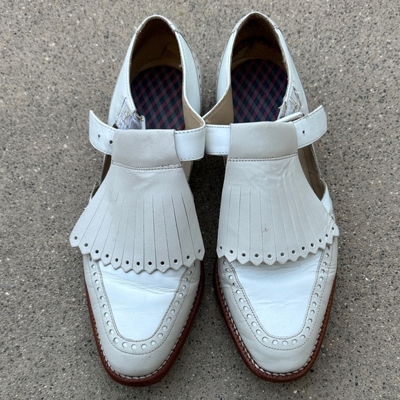 Kenneth Cole Vintage White Brogue Loafers - Picture 2 of 4